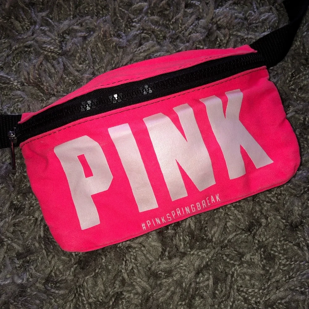 Victoria’s Secret PINK Fanny Pack - Picture 2 of 7